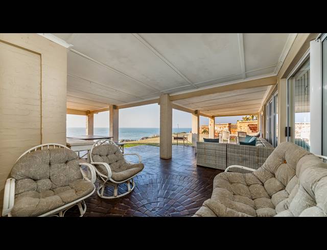 7 BEDROOM HOUSE FOR SALE IN SHAKAS ROCK